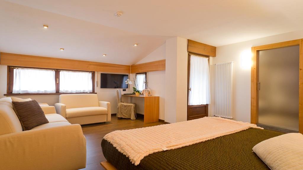 Hotel Ferrovia Calalzo di Cadore Buitenkant foto