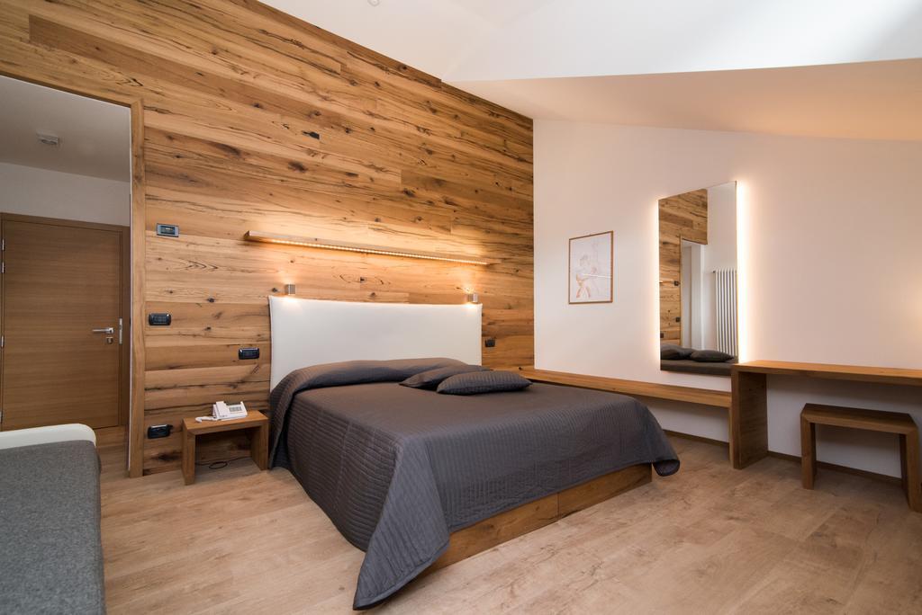 Hotel Ferrovia Calalzo di Cadore Buitenkant foto