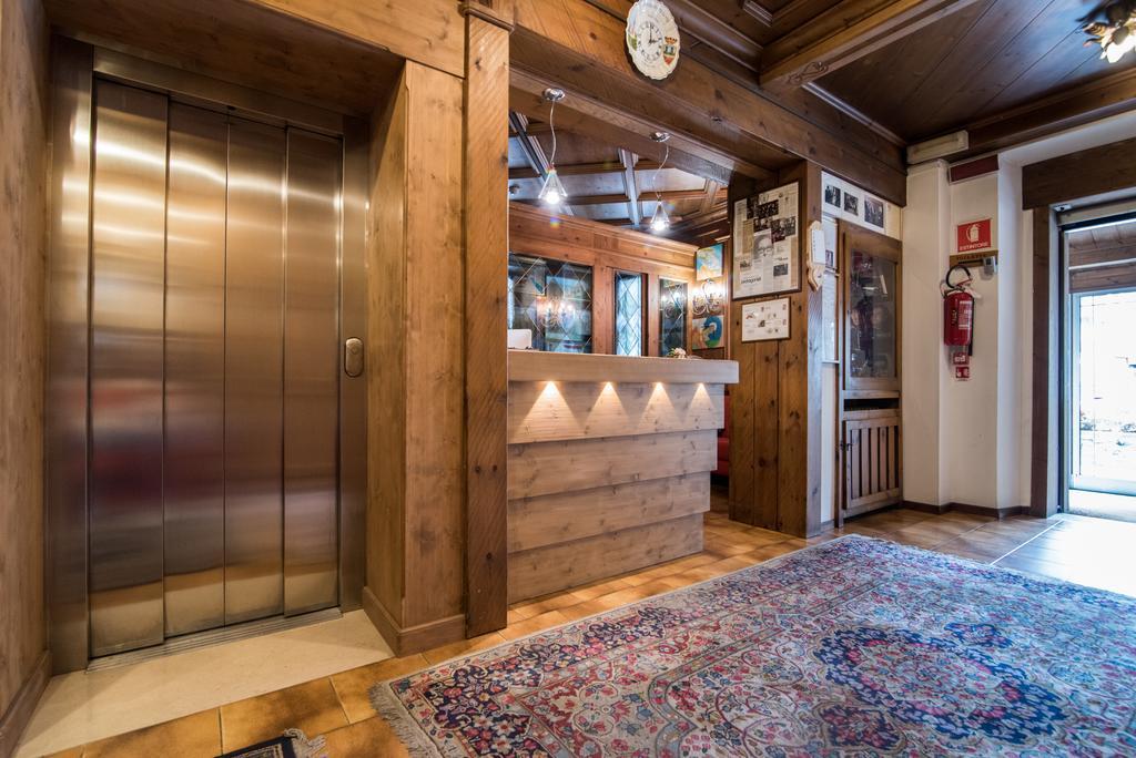 Hotel Ferrovia Calalzo di Cadore Buitenkant foto