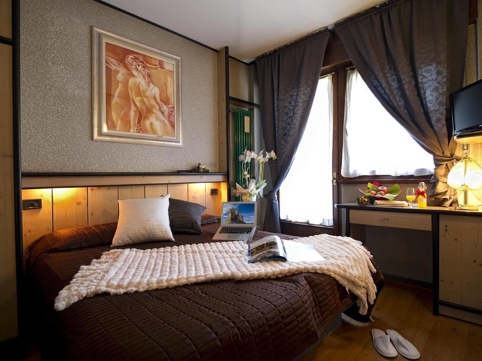 Hotel Ferrovia Calalzo di Cadore Buitenkant foto